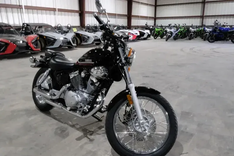 2025 Yamaha V STAR 250 RAVEN Image 16
