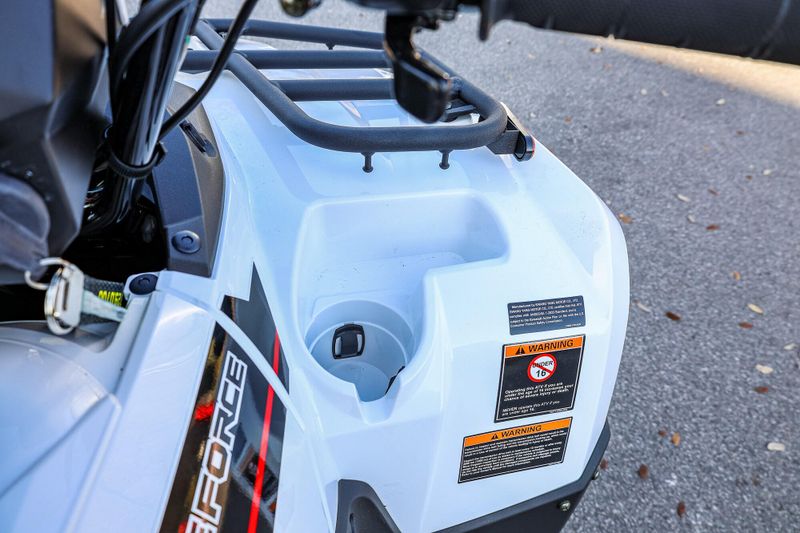 2025 Kawasaki BRUTE FORCE  450 4X4 WHITE Image 5