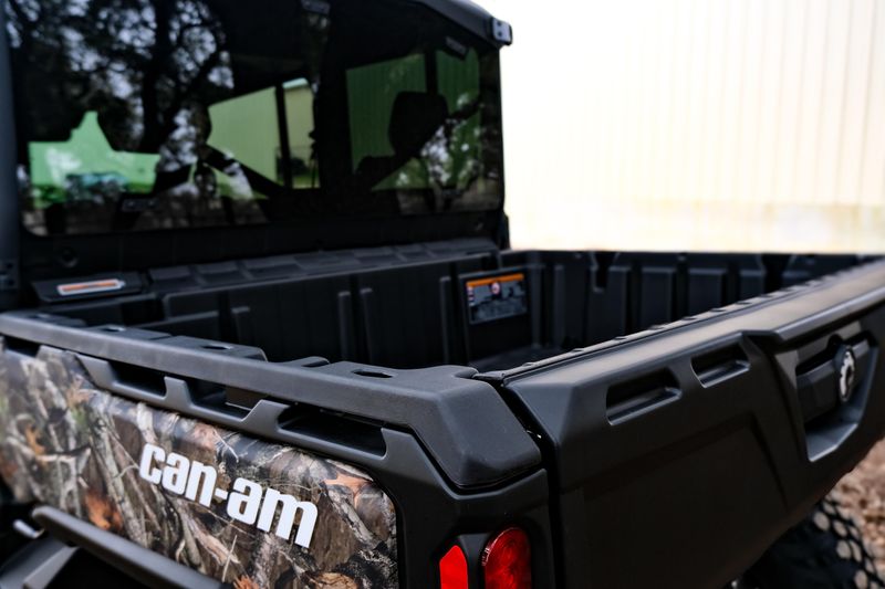 2025 Can-Am DEFENDER MAX LIMITED CAB HD10 WILDLAND CAMOImage 16