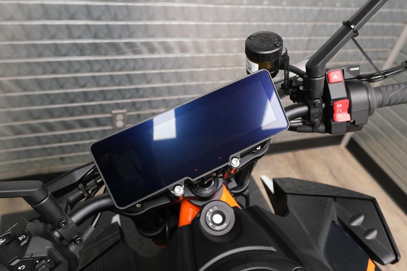 NEW 2026 KTM 990 DUKE R Image 22
