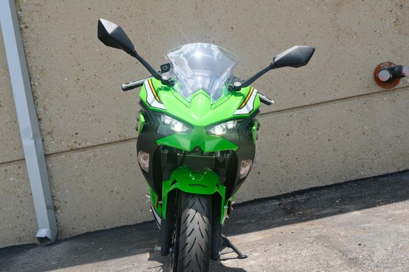 2025 Kawasaki NINJA 500 KRT EDITION LIME GREEN AND EBONY AND PEARL BLIZZARD WHITE Image 12