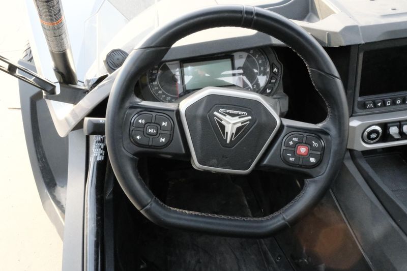 2023 Polaris SLINGSHOT SL AUTODRIVE STORM GRAYImage 6