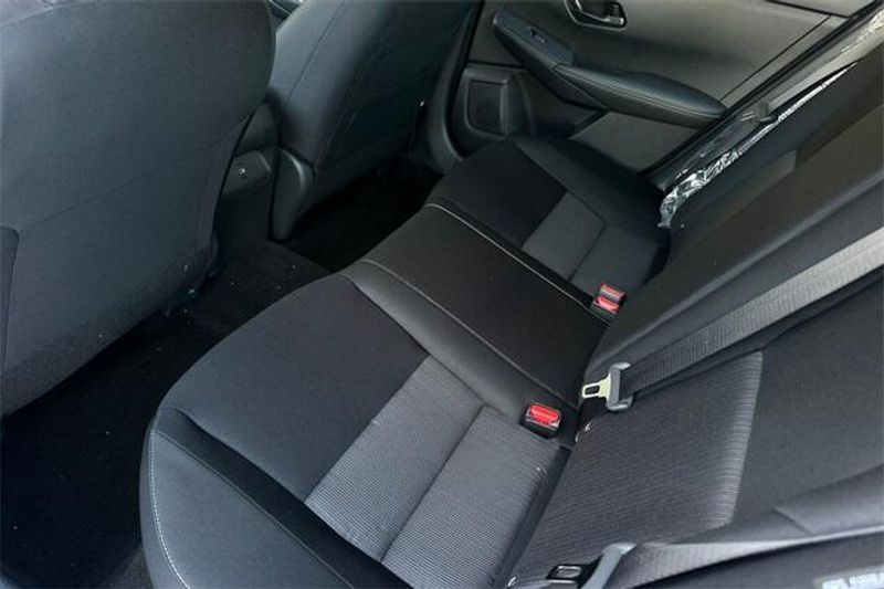 New 2025 Nissan Sentra SVImage 9