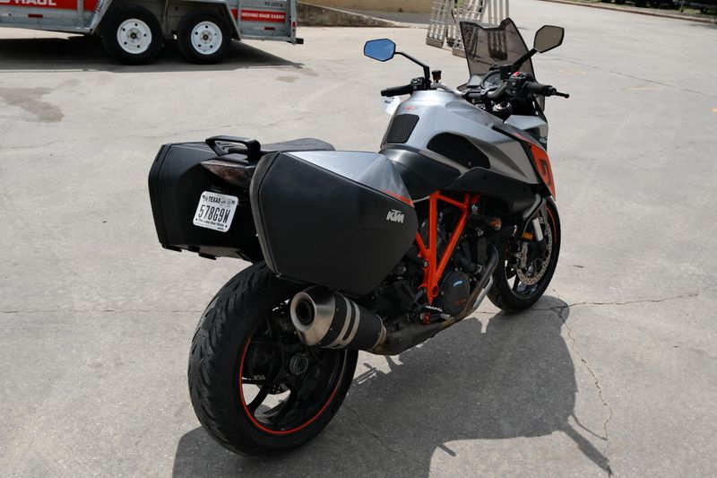 2016 KTM 1290 SUPER DUKE GREY AND ORANGE Image 4