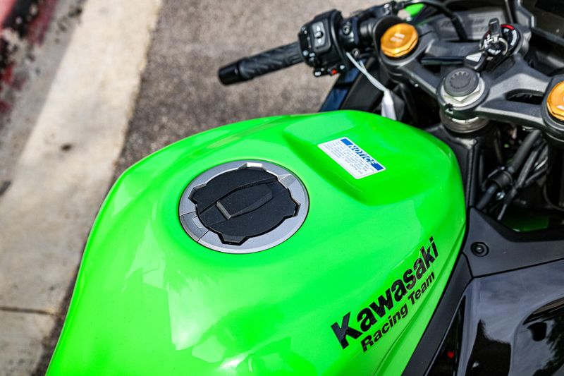 2025 Kawasaki NINJA ZX4RR ABS KRT EDITION ABS LIME GREEN AND EBONY AND PEARL BLIZZARD WHITE Image 24