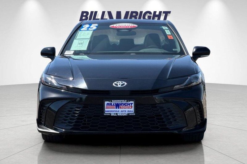 Used 2025 Toyota Camry SEImage 8