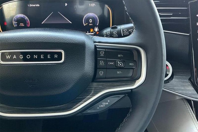 2023 Jeep Wagoneer Series IIIImage 19