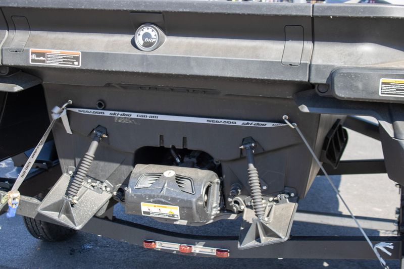 NEW 2026 SEADOO SWITCH FISH COMPACT 170HP WITH PAINTED TRAILER Image 34