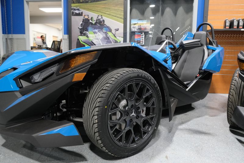 NEW 2026 POLARIS SLINGSHOT SL AUTODRIVE Image 4