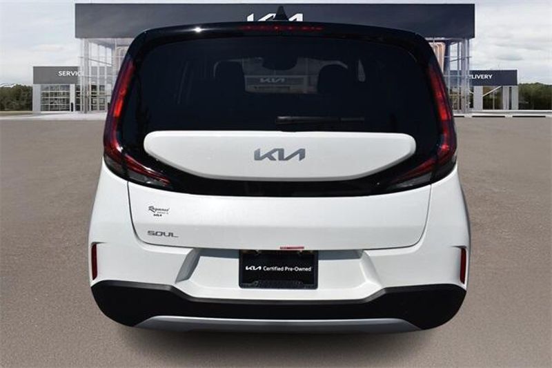 New 2025 Kia Soul LXImage 4