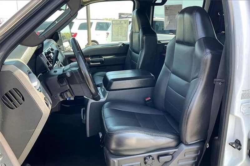 2009 Ford F-350 LariatImage 24