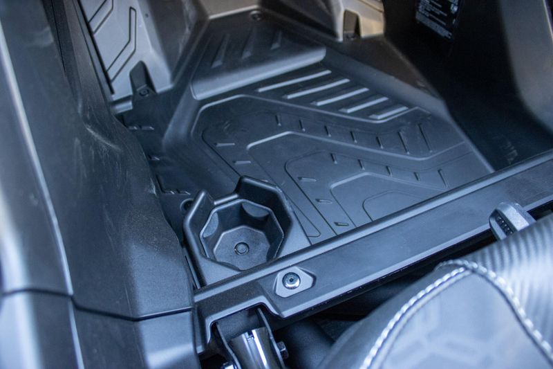 NEW 2026 CAN-AM MAVERICK R MAX X WITH SMARTSHOX 999T DCT Image 39