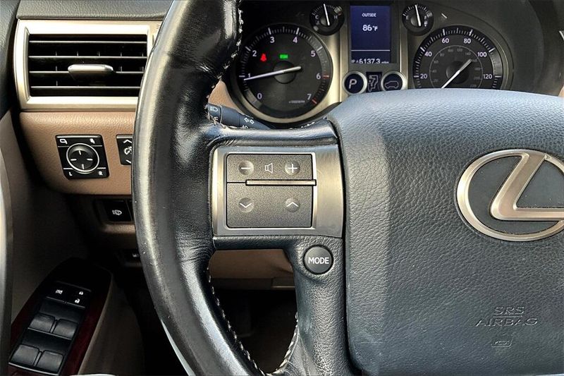 2016 Lexus GX 460 photo 16