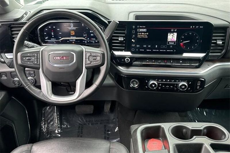 2024 GMC Sierra 1500 SLTImage 12