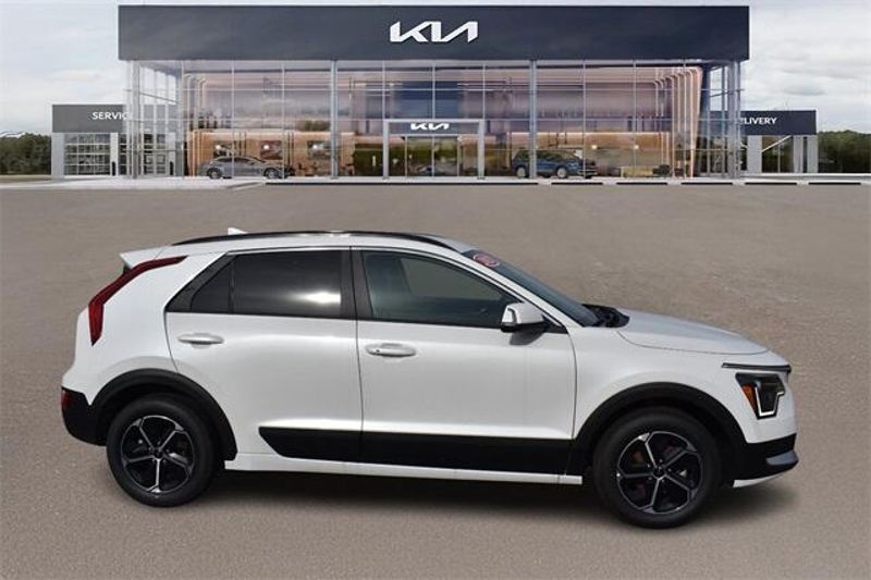 2025 Kia Niro EXImage 2