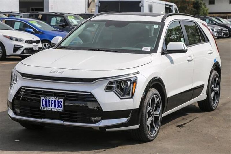 New 2025 Kia Niro EX TouringImage 12
