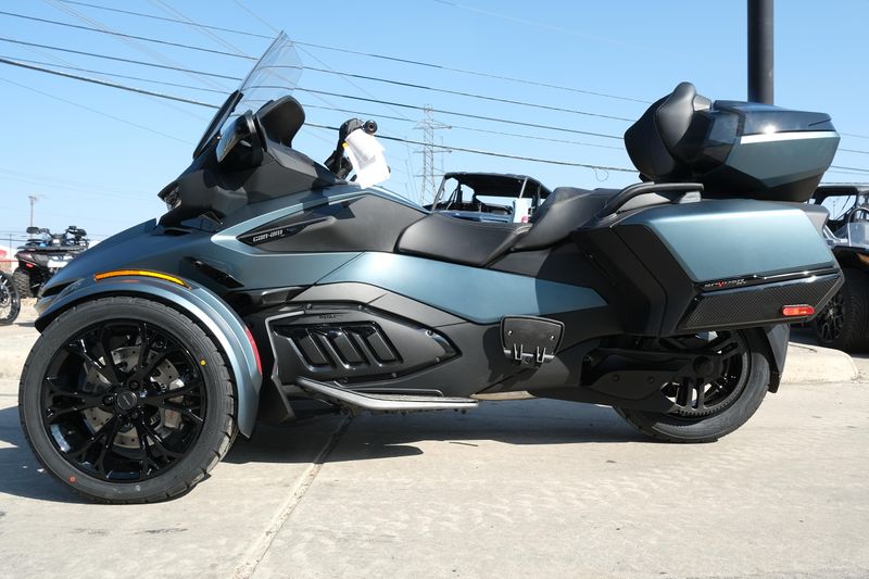 2025 Can-Am SPYDER RT LIMITED MINERAL BLUE WITH DARK ACCENTSImage 11