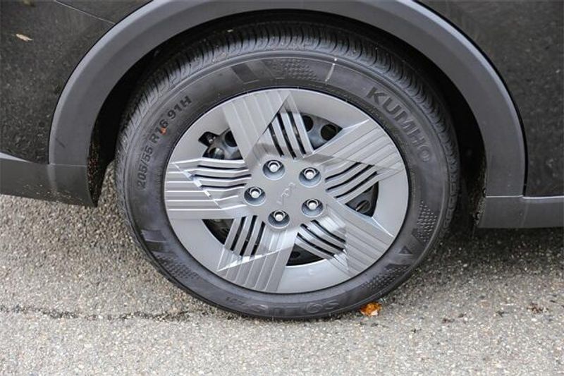 New 2025 Kia K4 LXImage 19