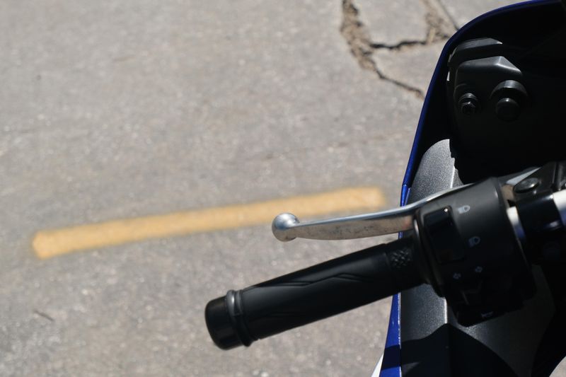 Used 2016 Yamaha YZFR6 BLUE AND SILVER Image 13