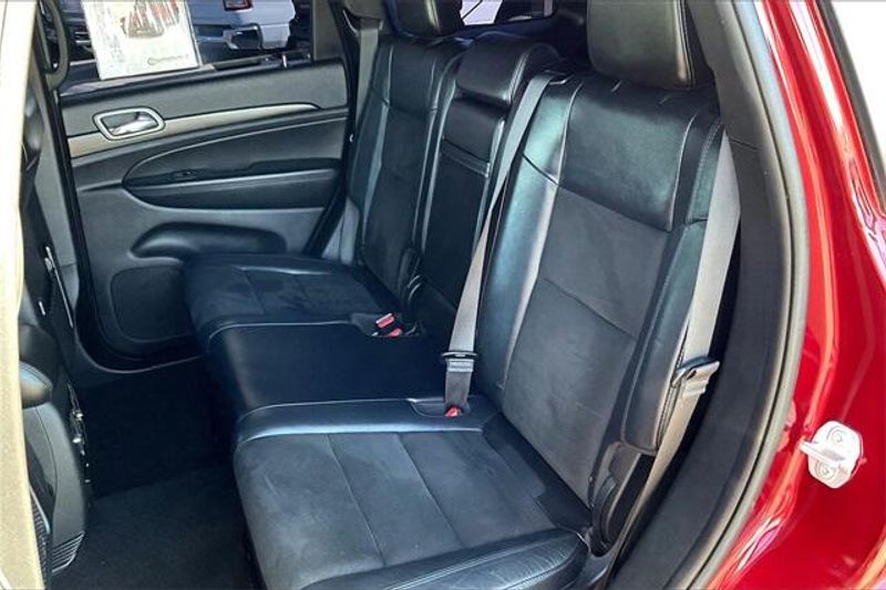 Used 2021 Jeep Grand Cherokee Laredo XImage 25