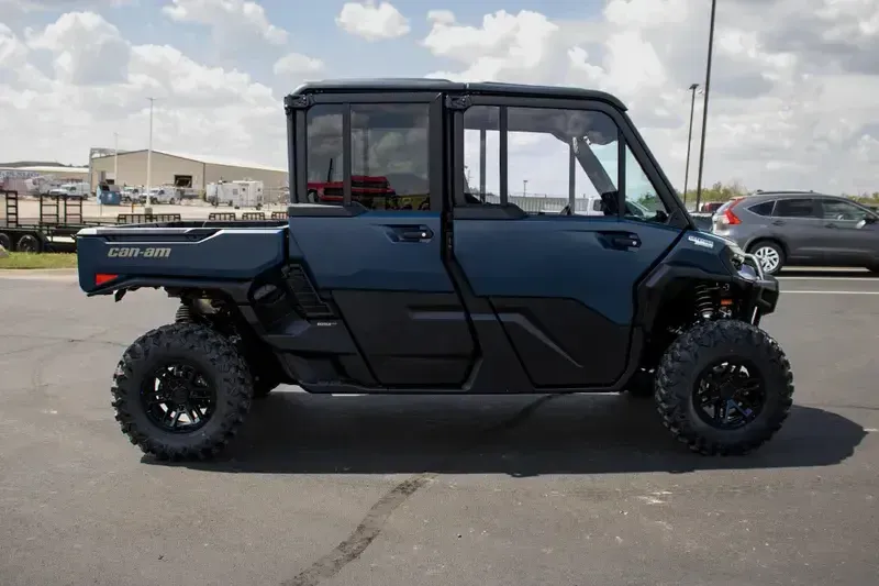 NEW 2026 CAN-AM DEFENDER MAX LIMITED CAB HD11 Image 2