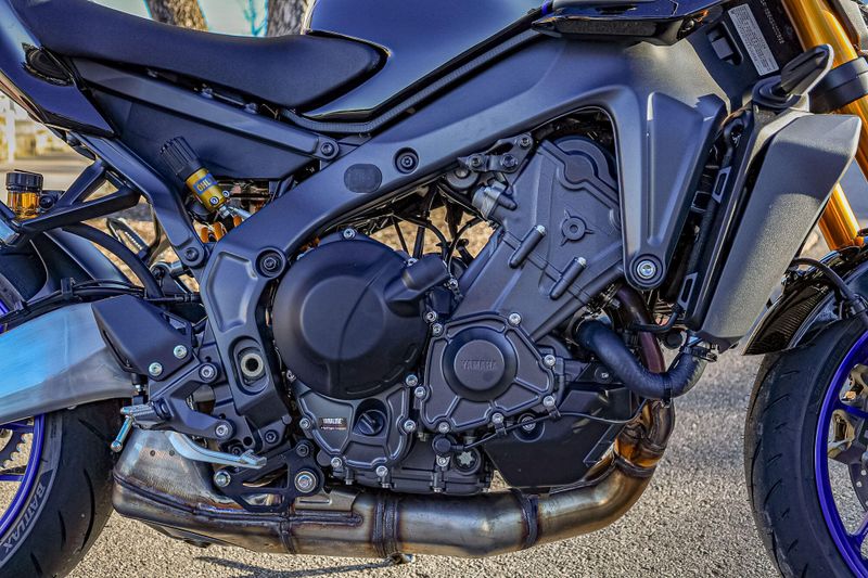 2025 Yamaha MT09 SP  LIQUID METAL AND RAVEN Image 5