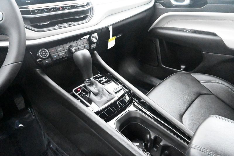 2025 Jeep Compass LimitedImage 28