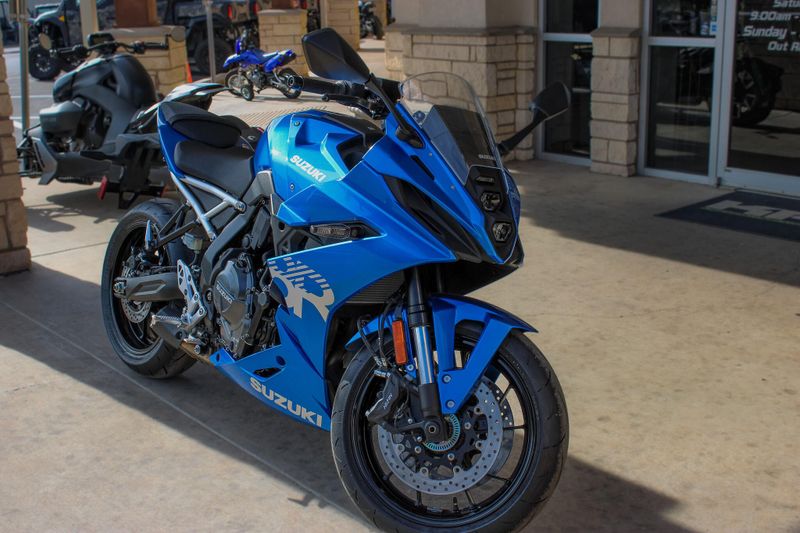 NEW 2026 SUZUKI GSX8R Image 1