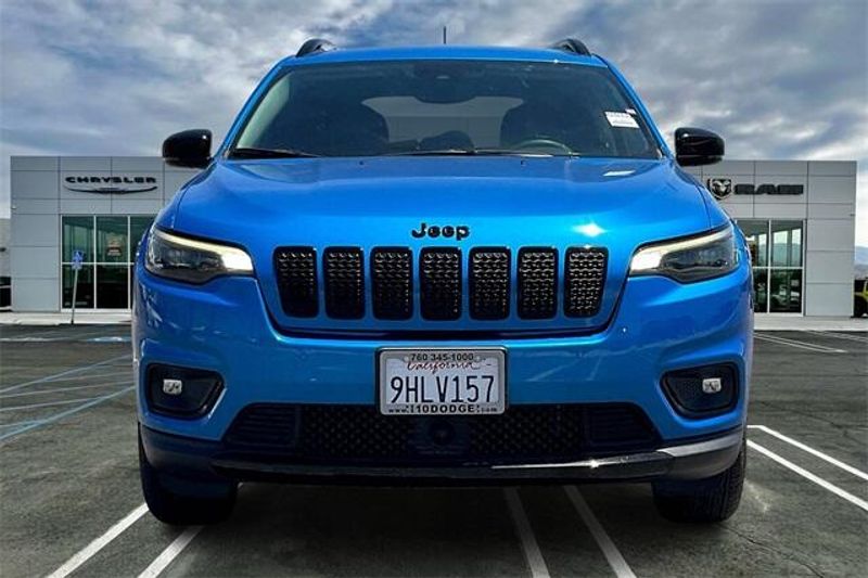 Used 2023 Jeep Cherokee AltitudeImage 2