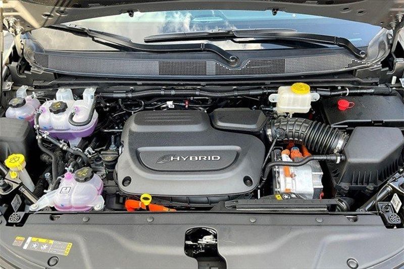 2023 Chrysler Pacifica Plug-in Hybrid LimitedImage 9
