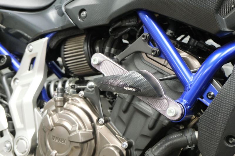 USED 2015 YAMAHA FZ07 Image 17