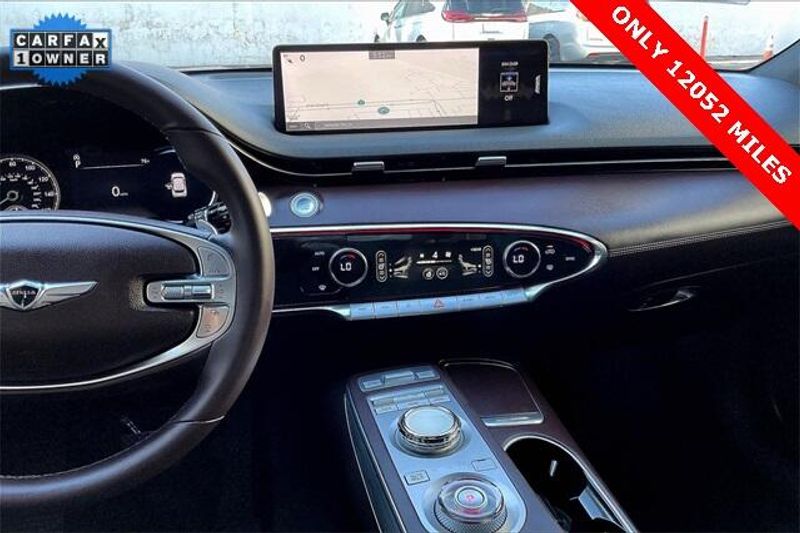 Used 2023 Genesis GV70 2.5T AdvancedImage 5