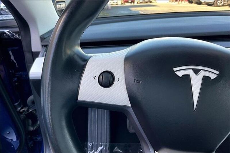 2018 Tesla Model 3 Long RangeImage 18