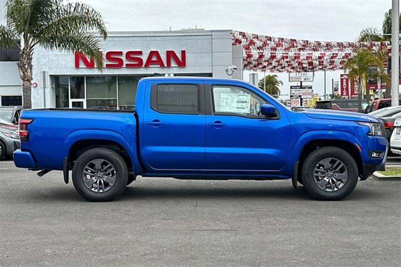 New 2025 Nissan Frontier SVImage 2