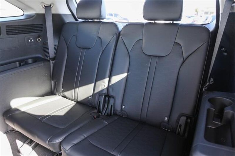 New 2025 Kia Sorento X-Line SXImage 10
