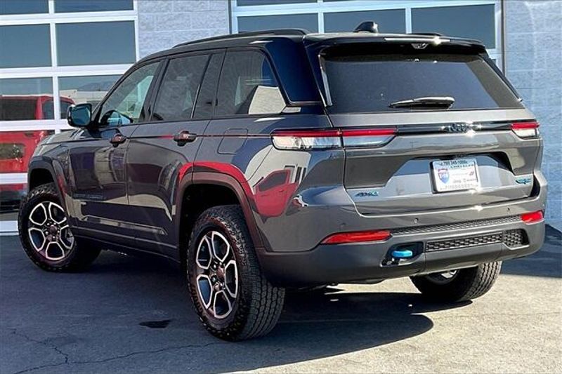 2024 Jeep Grand Cherokee Trailhawk 4xe in a Baltic Gray Metallic Clear Coat exterior color and Global Blackinterior. I-10 Chrysler Dodge Jeep Ram (760) 565-5160 pixelmotiondemo.com 