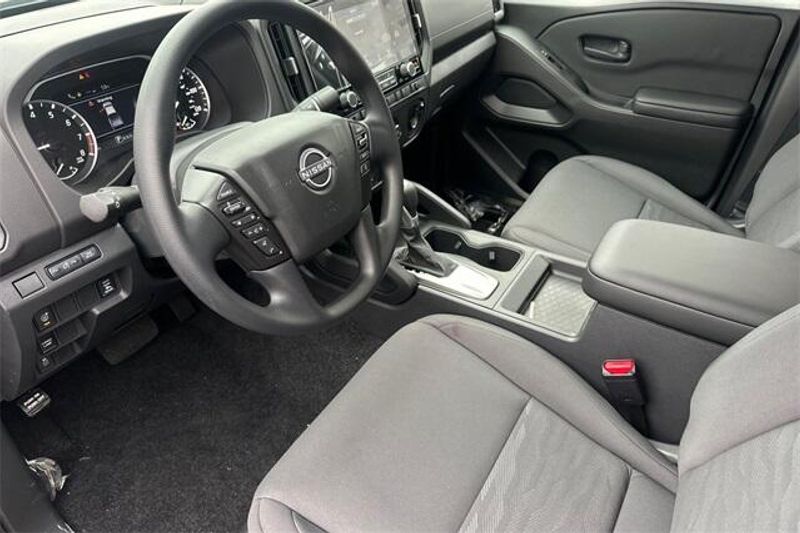 New 2025 Nissan Frontier SImage 7