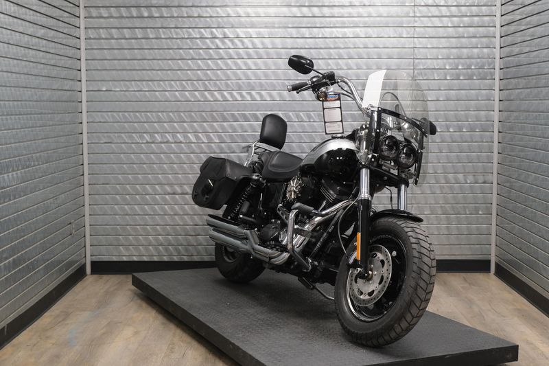USED 2017 HARLEY DYNA FAT BOB 103 Image 1
