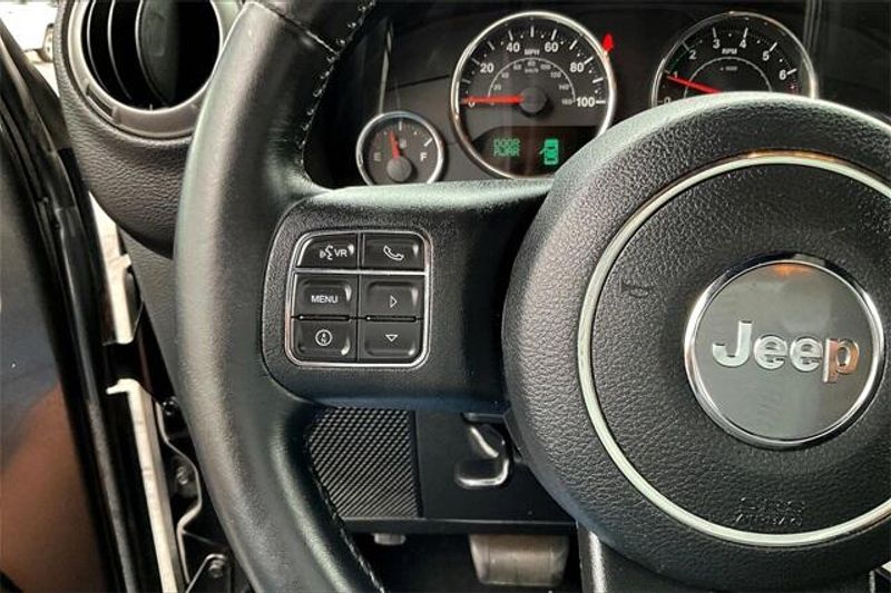 2017 Jeep Wrangler Unlimited Sport photo 18