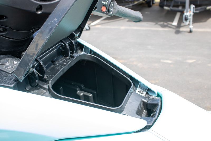 USED 2025 YAMAHA FX CRUISER HO WITH AUDIO Image 14