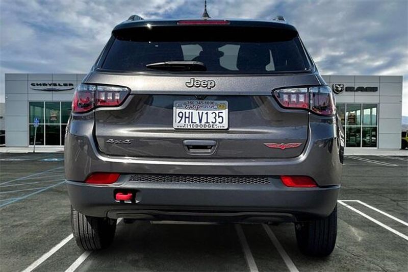 2023 Jeep Compass Trailhawk photo 2