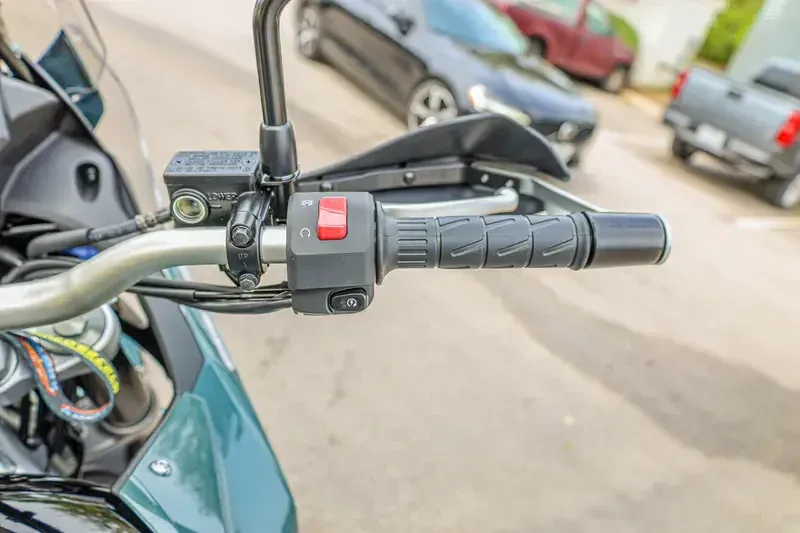 NEW 2026 KAWASAKI KLE 500 SE ABS Image 9