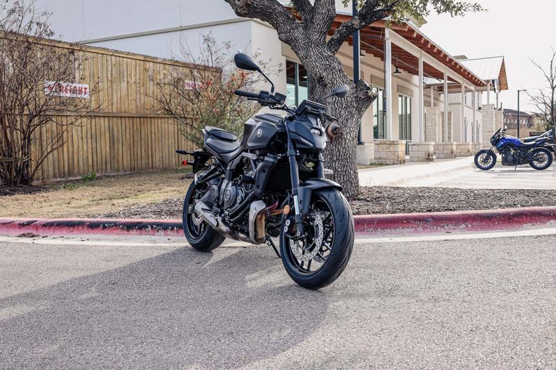 NEW 2025 YAMAHA MT07 Image 1