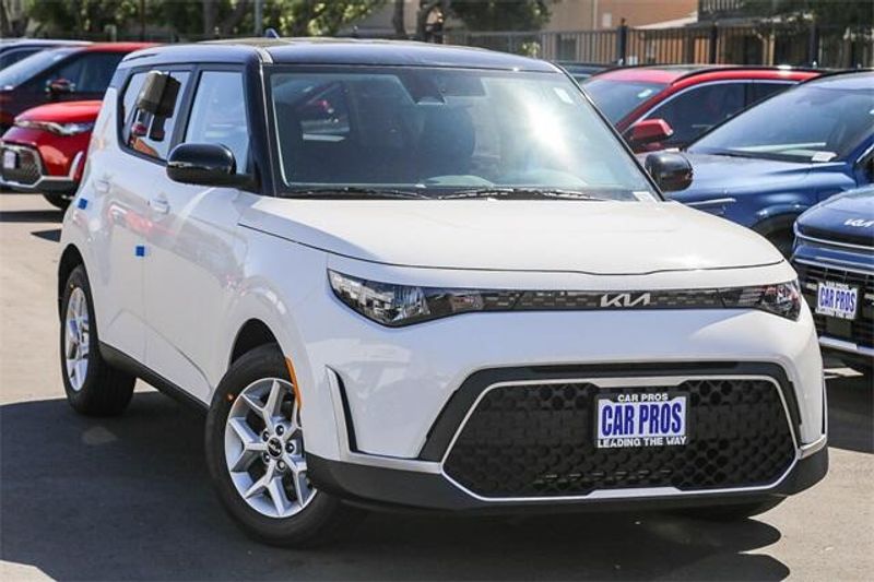 2025 Kia Soul SImage 2