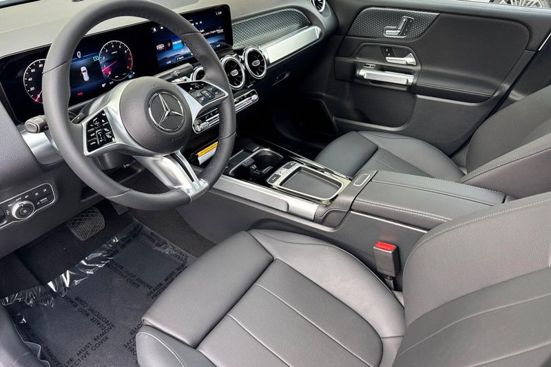 New 2026 Mercedes-Benz GLB 250Image 7