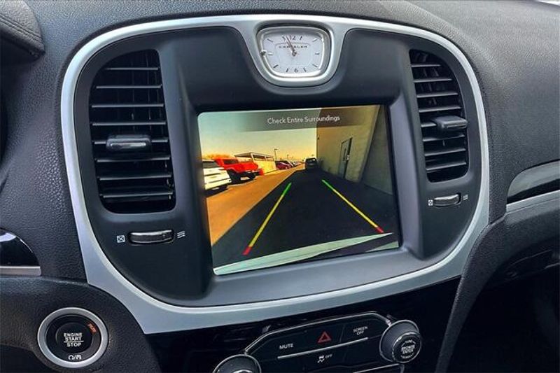 Used 2023 Chrysler 300 TouringImage 21