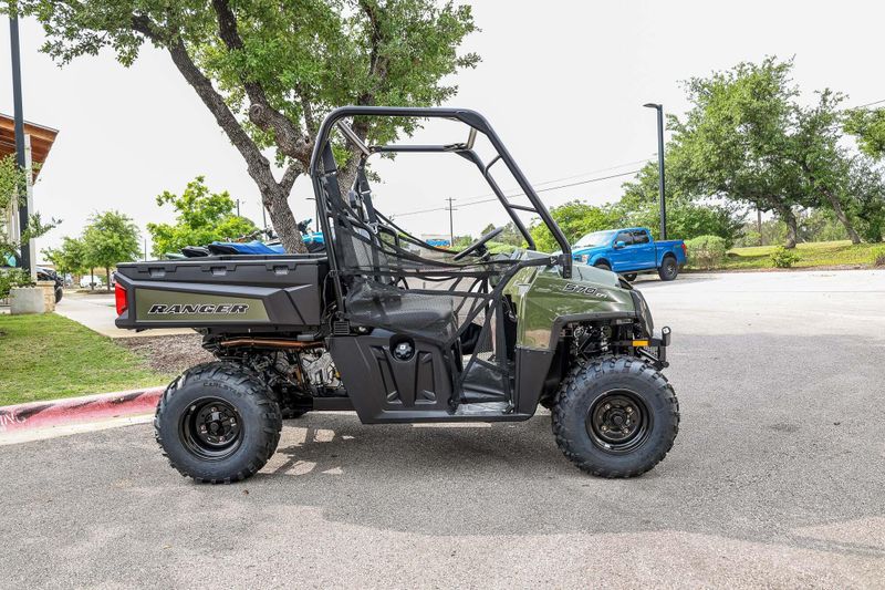 New 2025 Polaris RANGER CREW 570 FULLSIZE  SAGE GREEN Image 14