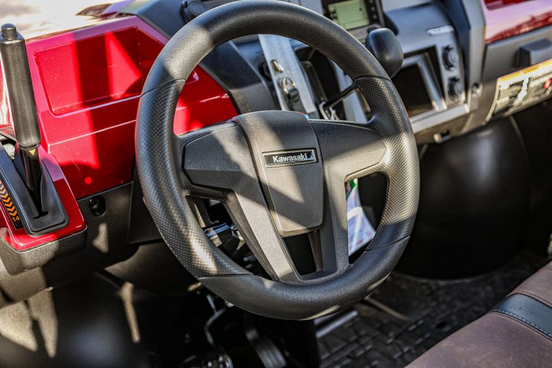 New 2026 Kawasaki MULE PROFXT 1000 LE PLATINUM RANCH EDITION  METALLIC DEEP RED Image 9