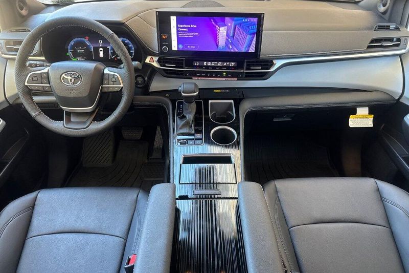 New 2026 Toyota Sienna XSEImage 13