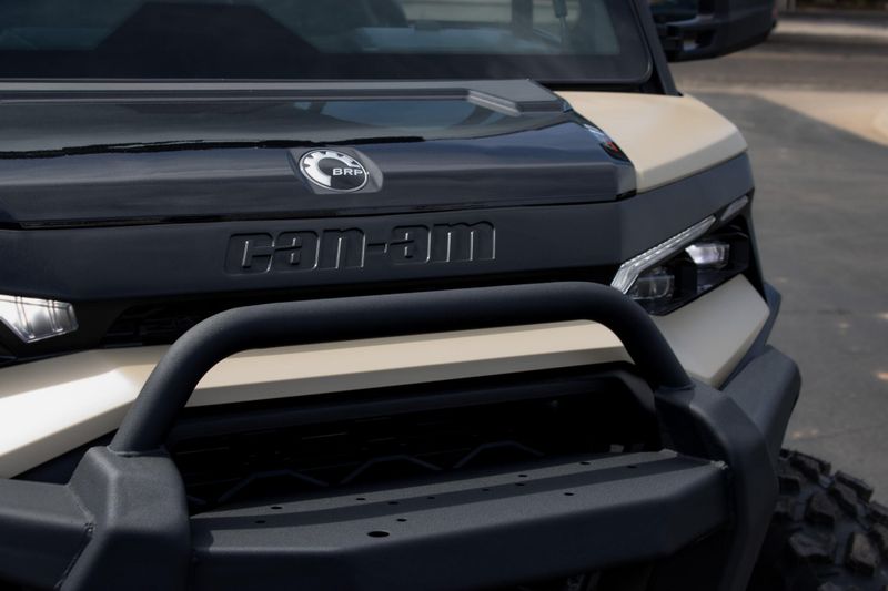 NEW 2026 CAN-AM DEFENDER LIMITED CAB HD11 Image 3